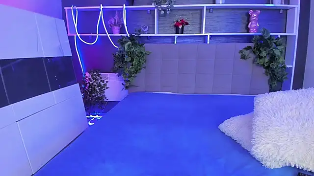 StephieRousee online show from 07-13-26, 05:40