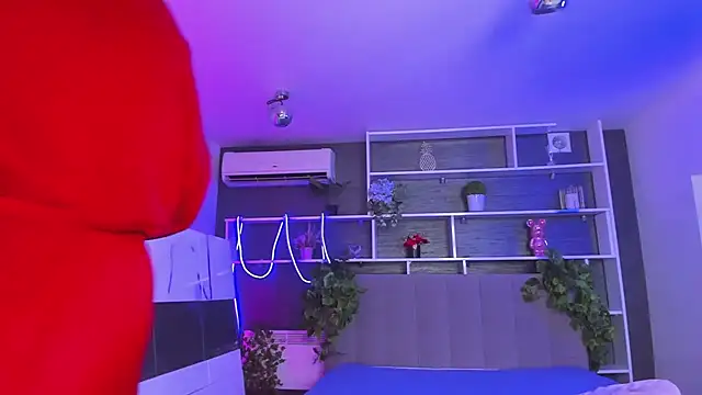 StephieRousee online show from 06-27-26, 05:35