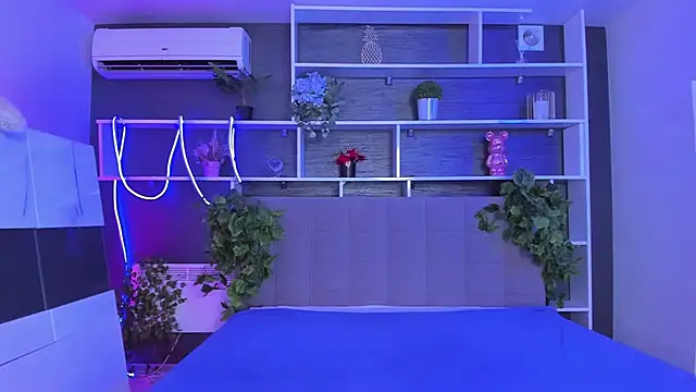 StephieRousee online show from 07-29-26, 05:28