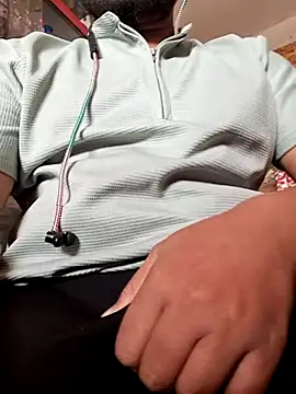 RaiStarrrr0-9 online show from 01-10-26, 06:42