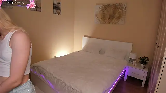 SweetNova  online show from 04-18-26, 11:56