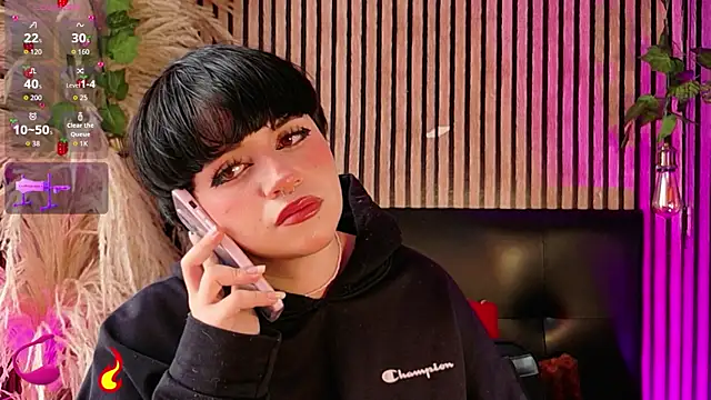 Hiddenhotcake online show from 04-17-26, 06:44