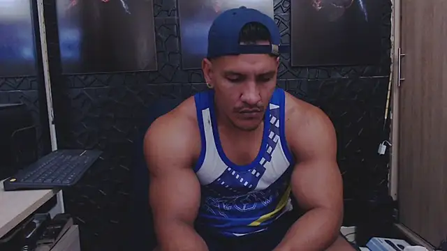 Snapshot of viktor_herrera chatting on 05-25-26, 04:17 viktor herrera online show from 05-25-26, 04:17
