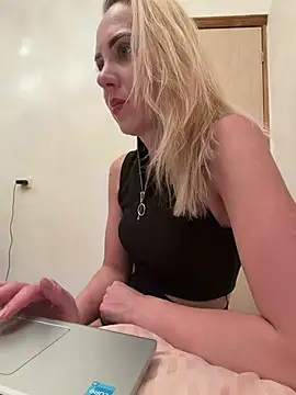ElenaWhitmore online show from 07-04-26, 09:08