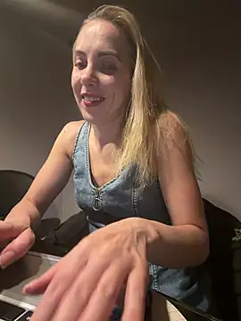 ElenaWhitmore online show from 05-30-26, 11:43