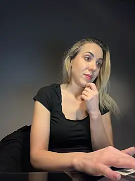 ElenaWhitmore online show from 03-05-26, 10:37