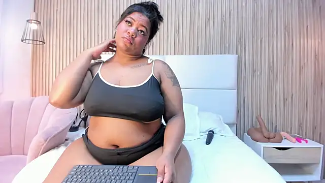 rachell queen  online show from 02-17-26, 12:24