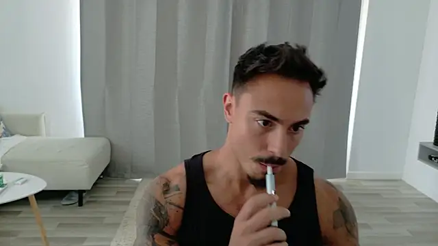 Snapshot of Master_Lukas chatting on 07-12-26, 10:38 Master Lukas online show from 07-12-26, 10:38