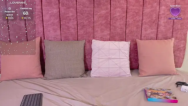 Snapshot of Mayleeth chatting on 02-28-26, 12:49 Mayleeth online show from 02-28-26, 12:49