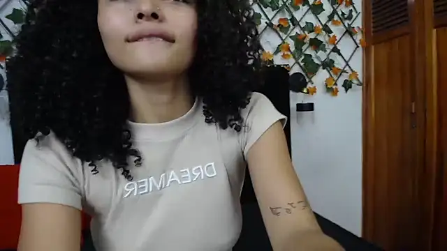 vsamanthaper1 online show from 04-10-26, 08:05