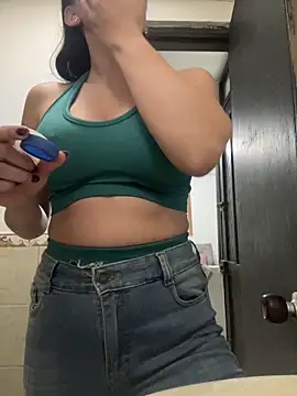 Snapshot of Violett_hott_ chatting on 05-25-26, 12:26 Violett hott online show from 05-25-26, 12:26
