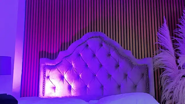 Violett hott  online show from 02-15-26, 12:48