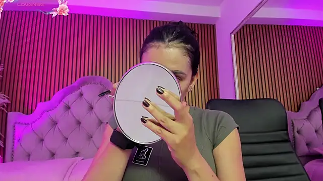 Violett hott  online show from 03-31-26, 12:29