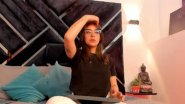 Ariana Montiel online show from 01-13-26, 08:57