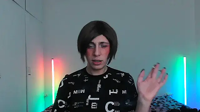 HoneyValentine online show from 03-12-26, 08:13