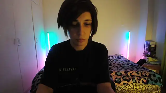 HoneyValentine online show from 05-31-26, 07:58