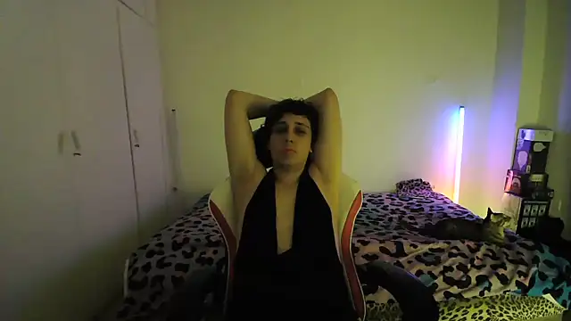 Snapshot of HoneyValentine chatting on 06-19-26, 07:30 HoneyValentine online show from 06-19-26, 07:30
