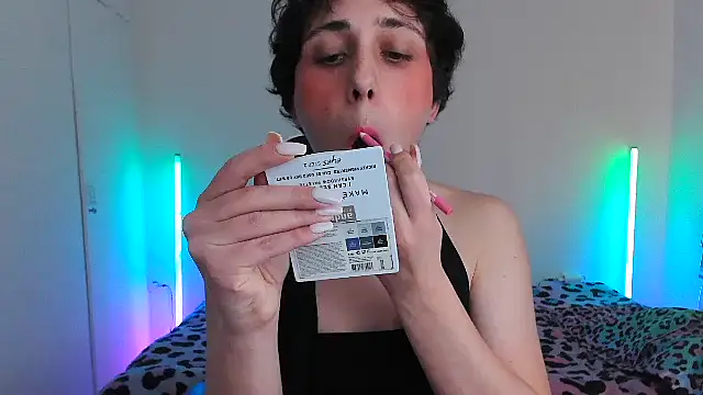 HoneyValentine online show from 03-20-26, 08:32