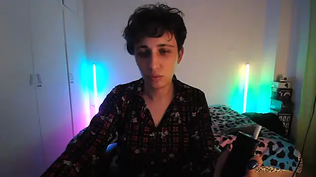HoneyValentine online show from 05-18-26, 07:40