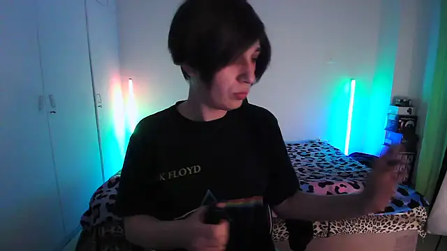 HoneyValentine online show from 05-21-26, 06:49