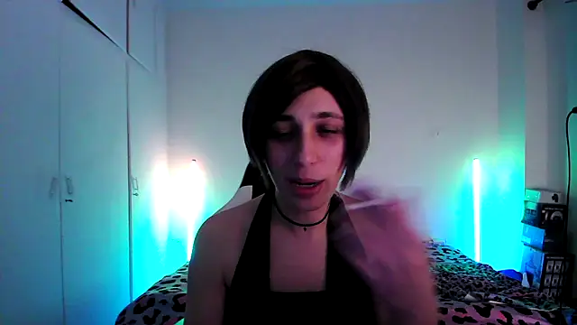 HoneyValentine online show from 03-27-26, 08:54