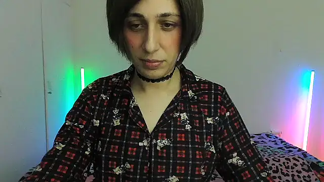 Snapshot of HoneyValentine chatting on 02-20-26, 07:49 HoneyValentine online show from 02-20-26, 07:49