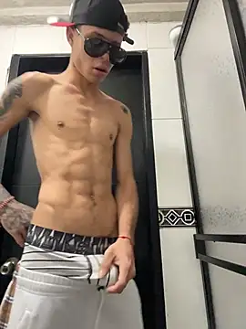 Zeus Bigcock21 online show from 01-08-26, 06:47