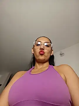 Snapshot of samanta_xi chatting on 07-21-26, 11:33 samanta xi online show from 07-21-26, 11:33