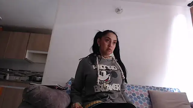 Snapshot of samanta_xi chatting on 06-16-26, 02:06 samanta xi online show from 06-16-26, 02:06