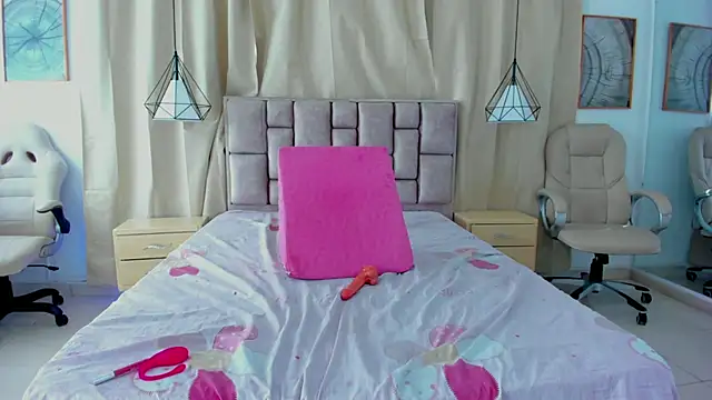 scarlettjohnson  online show from 04-18-26, 01:35