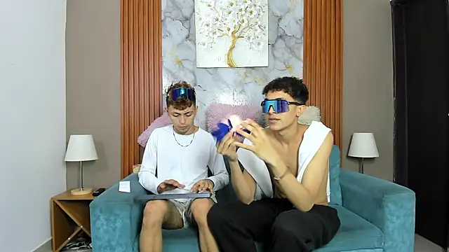 AVENGER BOYS2026 online show from 04-26-26, 01:52