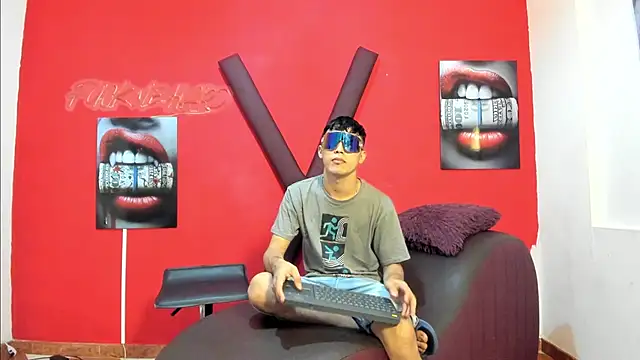 AVENGER BOYS2026 online show from 04-28-26, 07:18