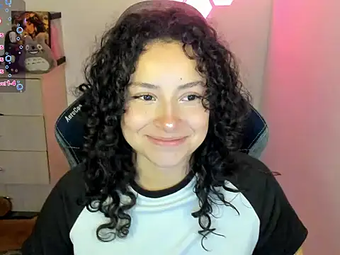 Snapshot of emillyaqua chatting on 02-28-26, 10:53 emillyaqua online show from 02-28-26, 10:53