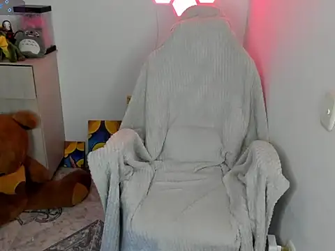 Snapshot of emillyaqua chatting on 01-09-26, 09:44 emillyaqua online show from 01-09-26, 09:44