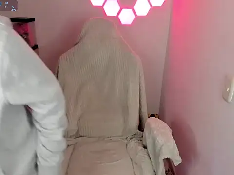 Snapshot of emillyaqua chatting on 01-08-26, 09:10 emillyaqua online show from 01-08-26, 09:10