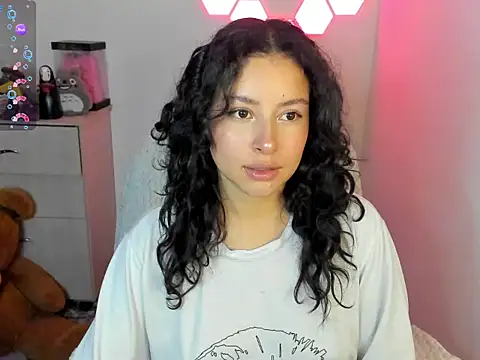 Snapshot of emillyaqua chatting on 02-05-26, 11:00 emillyaqua online show from 02-05-26, 11:00