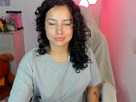 Snapshot of emillyaqua chatting on 01-06-26, 12:14 emillyaqua online show from 01-06-26, 12:14