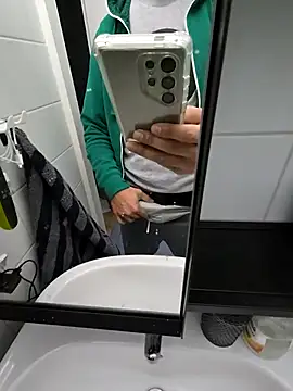 Snapshot of benford2026 chatting on 01-14-26, 07:34 benford2026 online show from 01-14-26, 07:34