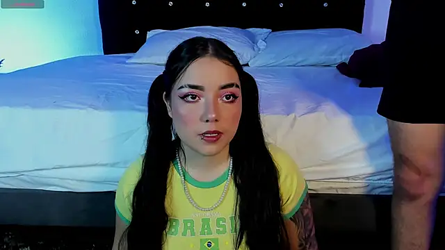 Snapshot of Couple_latinX chatting on 01-08-26, 11:16 Couple latinX online show from 01-08-26, 11:16