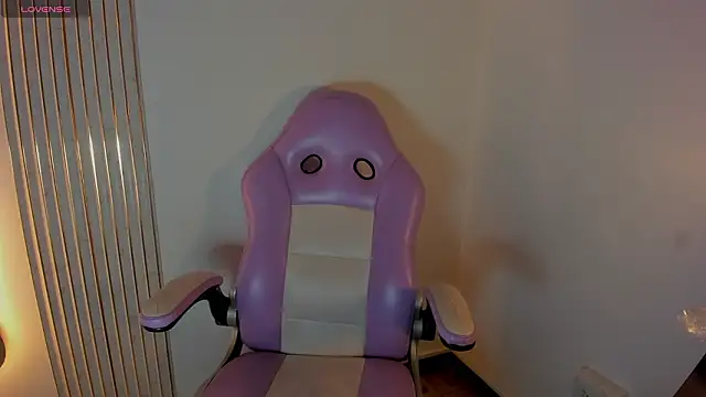 Iamcami  online show from 02-18-26, 07:10