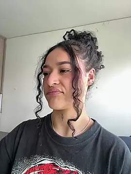 crystal dlun online show from 02-21-26, 06:54