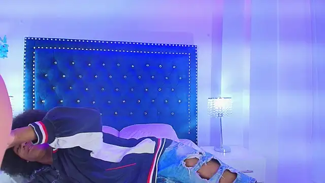 Cristal and luke online show from 03-04-26, 03:25