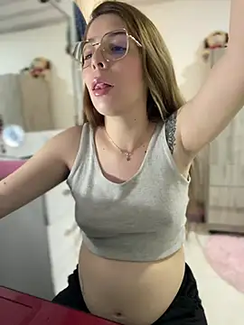 NatalyPinky online show from 05-12-26, 09:32