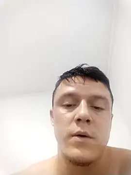 RAFAELQUINTEROSCAVALHEI online show from 01-06-26, 09:08