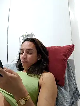 Snapshot of ofjuliaa chatting on 05-17-26, 05:40 ofjuliaa online show from 05-17-26, 05:40