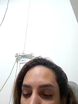 ofjuliaa online show from 04-05-26, 04:52