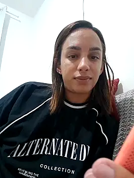 ofjuliaa online show from 02-15-26, 06:03