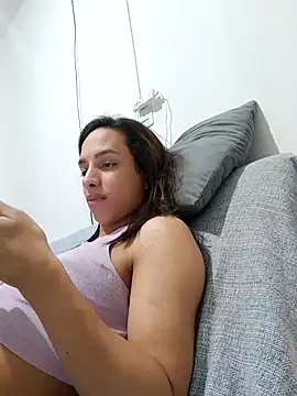 Snapshot of ofjuliaa chatting on 06-20-26, 06:35 ofjuliaa online show from 06-20-26, 06:35