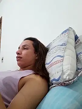 Snapshot of ofjuliaa chatting on 06-16-26, 05:18 ofjuliaa online show from 06-16-26, 05:18