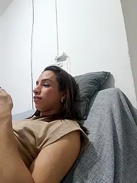 Snapshot of ofjuliaa chatting on 06-28-26, 02:07 ofjuliaa online show from 06-28-26, 02:07